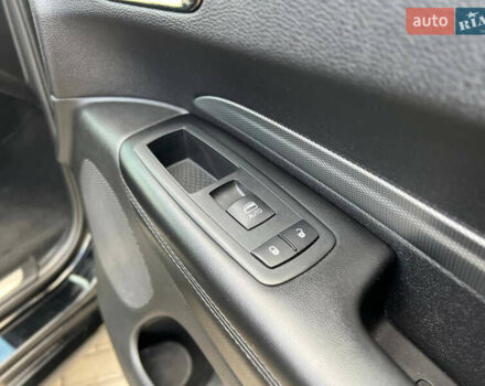 Черный Додж Дюранго, объемом двигателя 3.6 л и пробегом 80 тыс. км за 8000 $, фото 21 на Automoto.ua