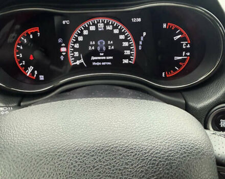 Красный Додж Дюранго, объемом двигателя 5.65 л и пробегом 195 тыс. км за 27000 $, фото 8 на Automoto.ua