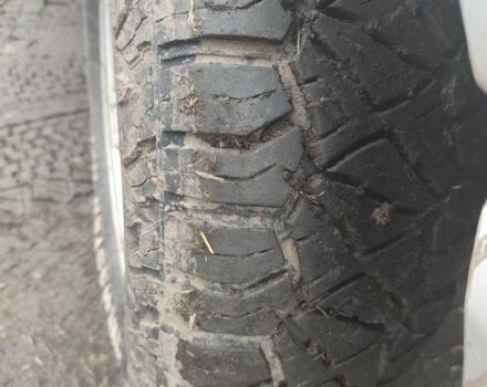 Серый Додж Дюранго, объемом двигателя 4.7 л и пробегом 223 тыс. км за 4699 $, фото 5 на Automoto.ua