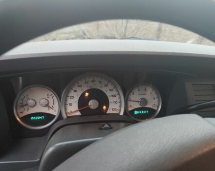 Серый Додж Дюранго, объемом двигателя 4.7 л и пробегом 223 тыс. км за 4699 $, фото 7 на Automoto.ua