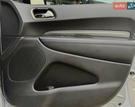 Сірий Додж Durango, об'ємом двигуна 5.65 л та пробігом 134 тис. км за 28699 $, фото 33 на Automoto.ua