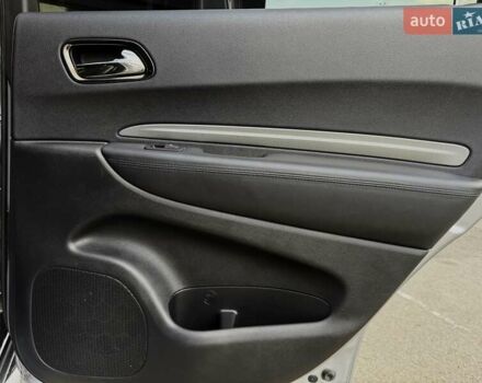 Сірий Додж Durango, об'ємом двигуна 5.65 л та пробігом 134 тис. км за 28699 $, фото 31 на Automoto.ua