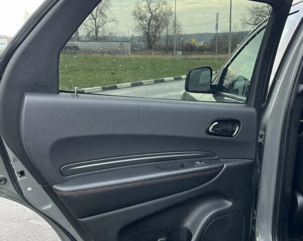 Сірий Додж Durango, об'ємом двигуна 5.65 л та пробігом 80 тис. км за 39900 $, фото 13 на Automoto.ua