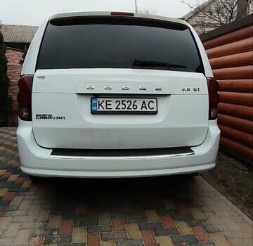 Білий Додж Гранд Караван, об'ємом двигуна 3.6 л та пробігом 182 тис. км за 12300 $, фото 14 на Automoto.ua