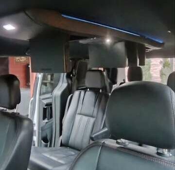 Білий Додж Гранд Караван, об'ємом двигуна 3.6 л та пробігом 182 тис. км за 12300 $, фото 4 на Automoto.ua