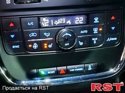 Білий Додж Гранд Караван, об'ємом двигуна 3.6 л та пробігом 180 тис. км за 14800 $, фото 3 на Automoto.ua