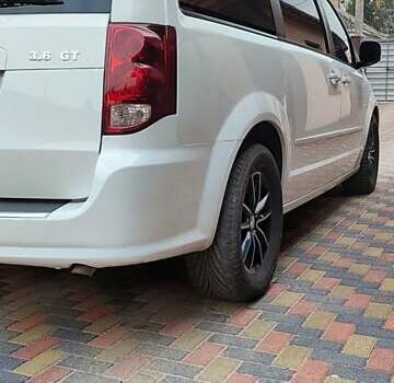 Білий Додж Гранд Караван, об'ємом двигуна 3.6 л та пробігом 182 тис. км за 12300 $, фото 10 на Automoto.ua