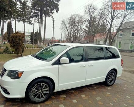 Белый Додж Гранд Караван, объемом двигателя 3.6 л и пробегом 150 тыс. км за 15500 $, фото 12 на Automoto.ua