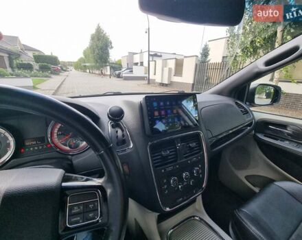 Белый Додж Гранд Караван, объемом двигателя 3.6 л и пробегом 200 тыс. км за 16000 $, фото 11 на Automoto.ua