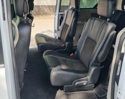 Белый Додж Гранд Караван, объемом двигателя 3.6 л и пробегом 200 тыс. км за 16000 $, фото 10 на Automoto.ua