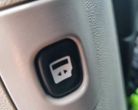 Белый Додж Гранд Караван, объемом двигателя 3.6 л и пробегом 200 тыс. км за 16000 $, фото 9 на Automoto.ua