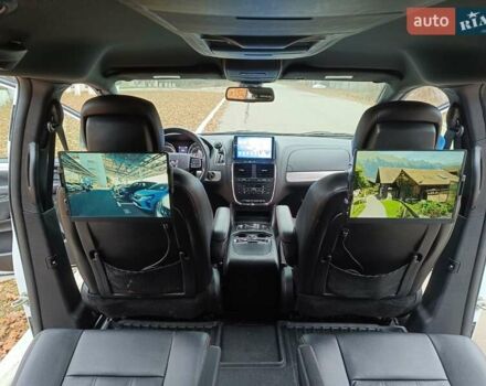 Белый Додж Гранд Караван, объемом двигателя 3.6 л и пробегом 30 тыс. км за 27000 $, фото 17 на Automoto.ua