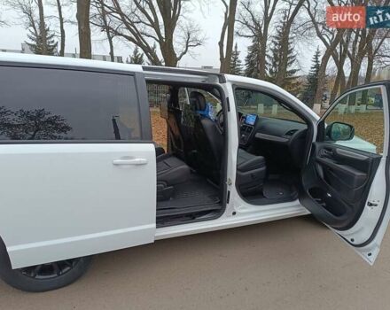 Белый Додж Гранд Караван, объемом двигателя 3.6 л и пробегом 30 тыс. км за 27000 $, фото 30 на Automoto.ua