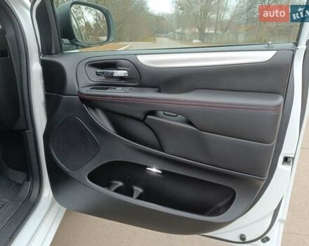 Белый Додж Гранд Караван, объемом двигателя 3.6 л и пробегом 30 тыс. км за 27000 $, фото 10 на Automoto.ua