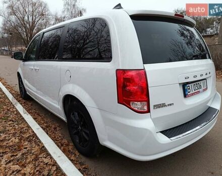 Белый Додж Гранд Караван, объемом двигателя 3.6 л и пробегом 30 тыс. км за 27000 $, фото 4 на Automoto.ua