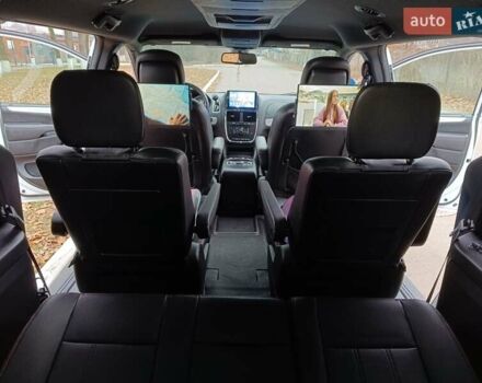 Белый Додж Гранд Караван, объемом двигателя 3.6 л и пробегом 30 тыс. км за 27000 $, фото 22 на Automoto.ua