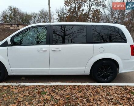 Белый Додж Гранд Караван, объемом двигателя 3.6 л и пробегом 30 тыс. км за 27000 $, фото 3 на Automoto.ua