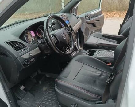 Белый Додж Гранд Караван, объемом двигателя 3.6 л и пробегом 30 тыс. км за 27000 $, фото 13 на Automoto.ua