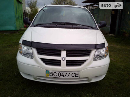 Додж Гранд Караван 2005 в Дрогобыче на Automoto.ua Белый Додж Гранд Караван, объемом двигателя 3.3 л и пробегом 310 тыс. км за 6800 $, фото 1 на Automoto.ua
