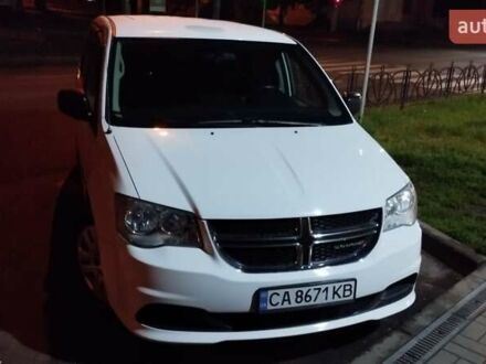 Белый Додж Гранд Караван, объемом двигателя 3.6 л и пробегом 253 тыс. км за 9800 $, фото 1 на Automoto.ua