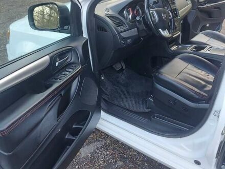 Білий Додж Гранд Караван, об'ємом двигуна 3.61 л та пробігом 139 тис. км за 15900 $, фото 1 на Automoto.ua