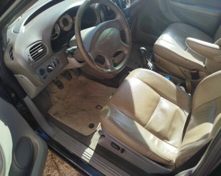 Черный Додж Гранд Караван, объемом двигателя 2.5 л и пробегом 321 тыс. км за 3300 $, фото 6 на Automoto.ua