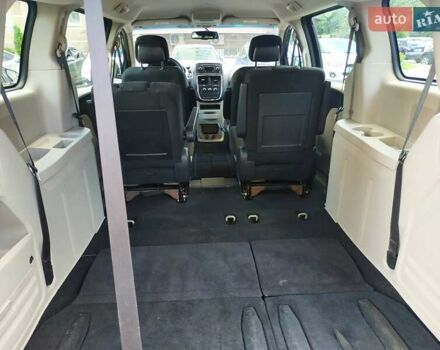 Черный Додж Гранд Караван, объемом двигателя 3.6 л и пробегом 109 тыс. км за 13500 $, фото 1 на Automoto.ua