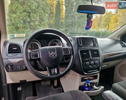 Черный Додж Гранд Караван, объемом двигателя 3.6 л и пробегом 142 тыс. км за 12300 $, фото 1 на Automoto.ua