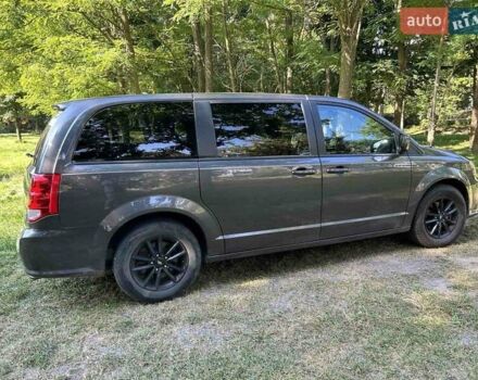 Чорний Додж Гранд Караван, об'ємом двигуна 3.6 л та пробігом 117 тис. км за 13500 $, фото 2 на Automoto.ua