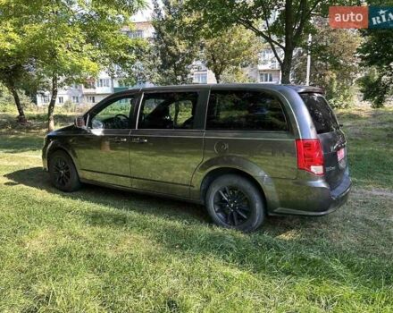 Чорний Додж Гранд Караван, об'ємом двигуна 3.6 л та пробігом 117 тис. км за 13500 $, фото 8 на Automoto.ua