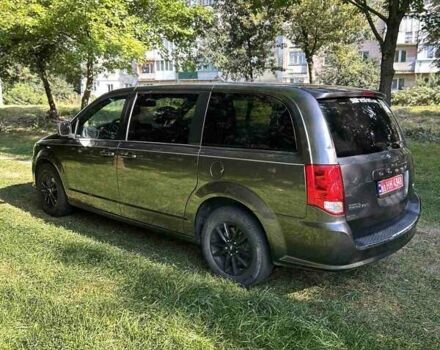 Чорний Додж Гранд Караван, об'ємом двигуна 3.6 л та пробігом 117 тис. км за 13500 $, фото 3 на Automoto.ua