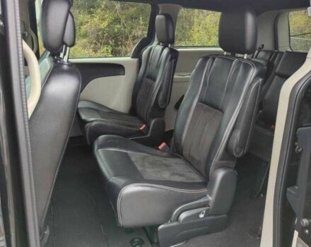 Черный Додж Гранд Караван, объемом двигателя 3.6 л и пробегом 47 тыс. км за 2600 $, фото 9 на Automoto.ua