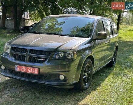 Чорний Додж Гранд Караван, об'ємом двигуна 3.6 л та пробігом 117 тис. км за 13500 $, фото 1 на Automoto.ua