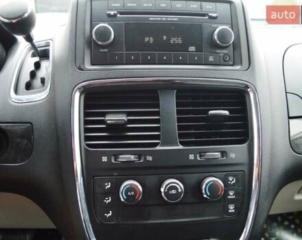 Красный Додж Гранд Караван, объемом двигателя 3.6 л и пробегом 79 тыс. км за 12900 $, фото 27 на Automoto.ua