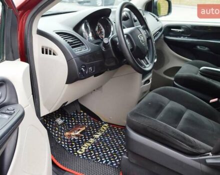 Красный Додж Гранд Караван, объемом двигателя 3.6 л и пробегом 79 тыс. км за 12900 $, фото 16 на Automoto.ua