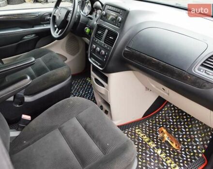 Красный Додж Гранд Караван, объемом двигателя 3.6 л и пробегом 79 тыс. км за 12900 $, фото 28 на Automoto.ua