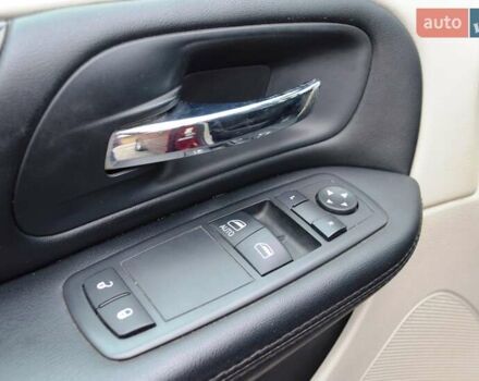 Красный Додж Гранд Караван, объемом двигателя 3.6 л и пробегом 79 тыс. км за 12900 $, фото 18 на Automoto.ua