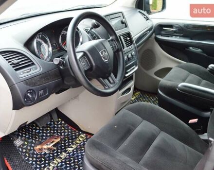 Красный Додж Гранд Караван, объемом двигателя 3.6 л и пробегом 79 тыс. км за 12900 $, фото 15 на Automoto.ua