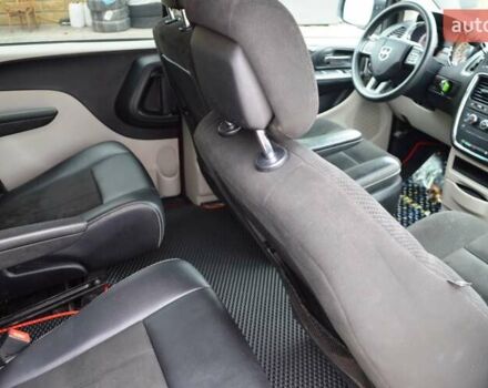 Красный Додж Гранд Караван, объемом двигателя 3.6 л и пробегом 79 тыс. км за 12900 $, фото 31 на Automoto.ua