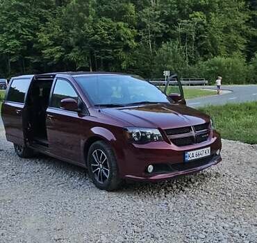 Червоний Додж Гранд Караван, об'ємом двигуна 3.61 л та пробігом 172 тис. км за 13600 $, фото 6 на Automoto.ua