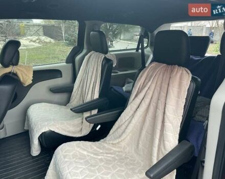 Красный Додж Гранд Караван, объемом двигателя 3.6 л и пробегом 112 тыс. км за 15600 $, фото 9 на Automoto.ua
