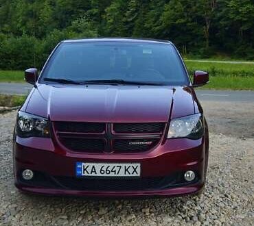 Додж Гранд Караван 2018 в Киеве на Automoto.ua Красный Додж Гранд Караван, объемом двигателя 3.61 л и пробегом 172 тыс. км за 13600 $, фото 1 на Automoto.ua