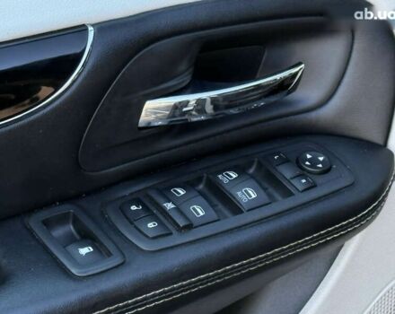 Додж Гранд Караван, об'ємом двигуна 0 л та пробігом 147 тис. км за 15950 $, фото 29 на Automoto.ua