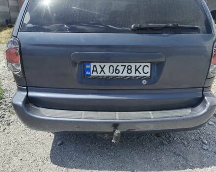 Серый Додж Гранд Караван, объемом двигателя 3.3 л и пробегом 380 тыс. км за 4850 $, фото 2 на Automoto.ua