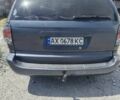 Серый Додж Гранд Караван, объемом двигателя 3.3 л и пробегом 380 тыс. км за 4850 $, фото 2 на Automoto.ua