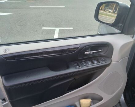 Серый Додж Гранд Караван, объемом двигателя 3.6 л и пробегом 269 тыс. км за 9200 $, фото 9 на Automoto.ua