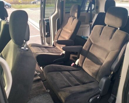 Серый Додж Гранд Караван, объемом двигателя 3.6 л и пробегом 269 тыс. км за 9200 $, фото 8 на Automoto.ua