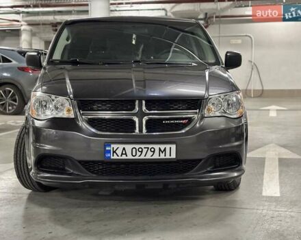 Сірий Додж Гранд Караван, об'ємом двигуна 3.61 л та пробігом 128 тис. км за 10500 $, фото 2 на Automoto.ua
