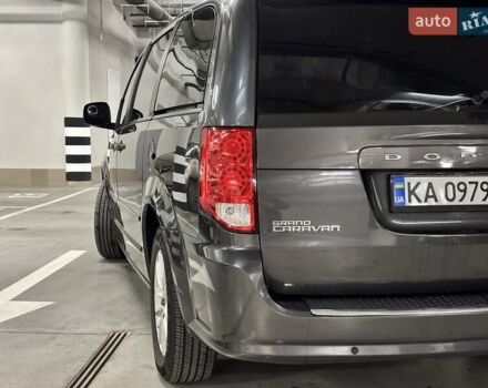 Сірий Додж Гранд Караван, об'ємом двигуна 3.61 л та пробігом 128 тис. км за 10500 $, фото 8 на Automoto.ua