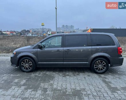 Серый Додж Гранд Караван, объемом двигателя 3.61 л и пробегом 196 тыс. км за 15800 $, фото 4 на Automoto.ua